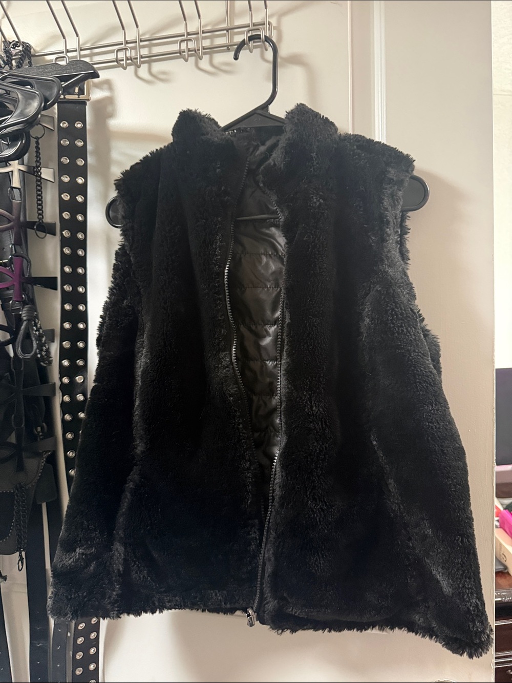Reversible black vest